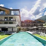 Elva Premium Inklusive Sommerpass Stubai Super Card 4*