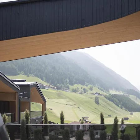 Elva Premium Inklusive Sommerpass Stubai Super Card Апарт-готель 4*