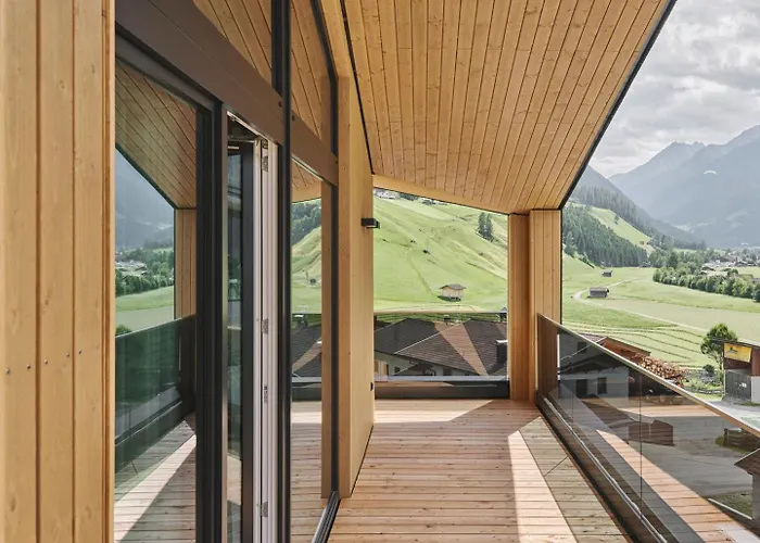 Apartmanhotel Elva Premium Inklusive Sommerpass Stubai Super Card 4*