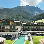 Elva Premium Inklusive Sommerpass Stubai Super Card 아파트호텔 4*